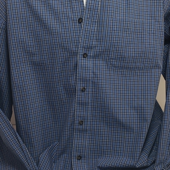 Eddie Bauer Collared Button Up - Picture 5 of 7